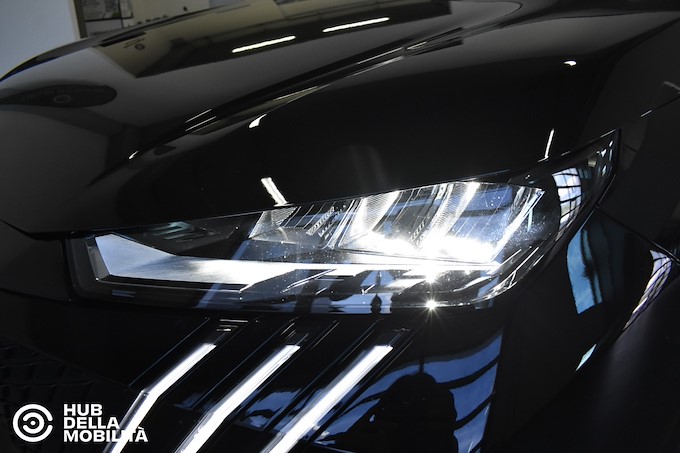 PEUGEOT 3008 Hybrid 136 e-DCS6 Allure